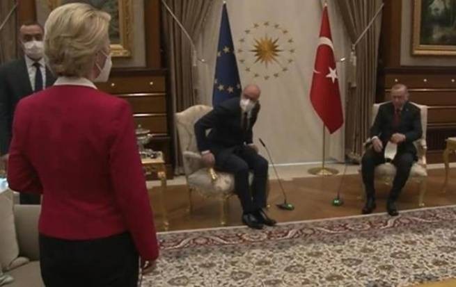 Евросоюз: скандал по поводу поездки Шарля Мишеля и Урсулы фон дер Ляйен в Анкару продолжается