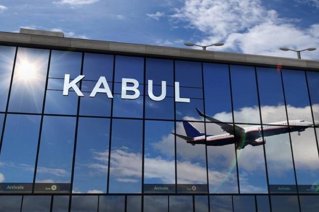 Хаос в аэропорту Кабула продолжается. 7 погибших. Жесткие видеокадры