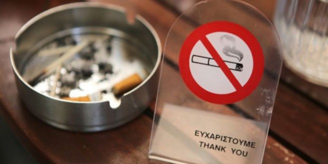 Греков начинают кошмарить: принят новый закон о борьбе с курением