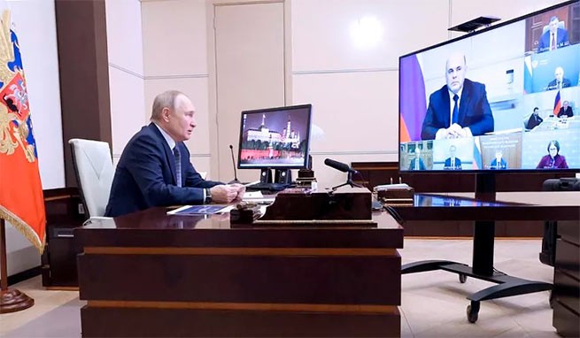 WP: Санкции не сработали? Путин видит ситуацию в экономике "хорошей"