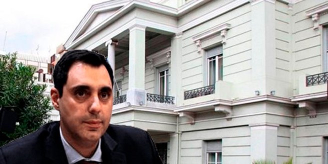 Отставка в МИД Греции вызвала скандал