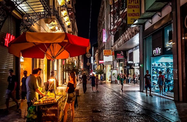 В Греции коммерческие магазины будут работать и в ночное время