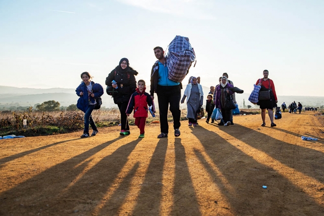 В начеле весны страны ЕС предполагают начать возвращение беженцев в Грецию