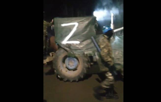 Новогодний скандал в Румынии: российские солдаты на автомобилях с буквой "Z"
