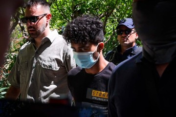 Исламская церемония в Фивах во время суда над пакистанцем, убийцей 17-летней девушки, потрясла Грецию