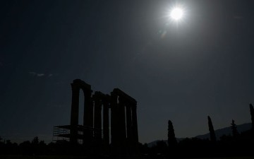 Частичное  солнечное затмение во вторник — как его видно из Греции