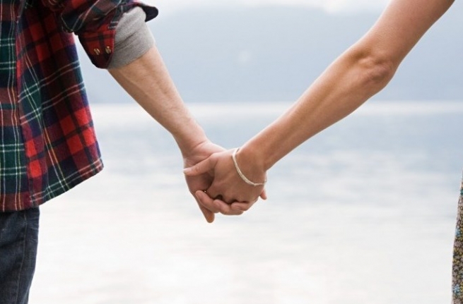 Договор о сожительстве предпочитают все больше пар в Греции