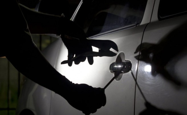 Число краж со взломом автомобилей в Салониках растет
