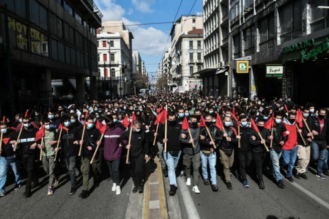 Митинг студентов в центре Афин, закрыта станция метро Панепистимио