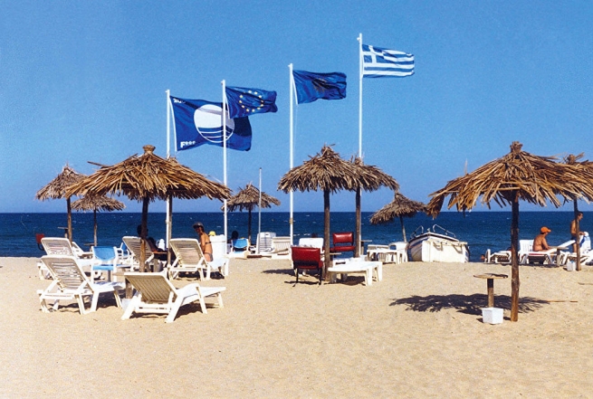Греческие пляжи удостоены второго места по числу голубых флагов