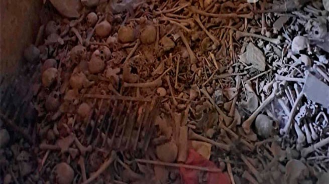Крит: большое количество черепов и костей выбрасывается, как мусор