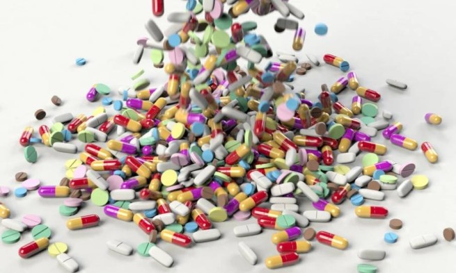 Антибиотики: в каком возрасте опасно их применение, и какой орган они больше всего губят