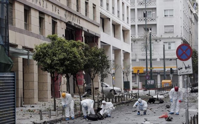 Фото с места взрыва на улице Америкис в центре Афин
