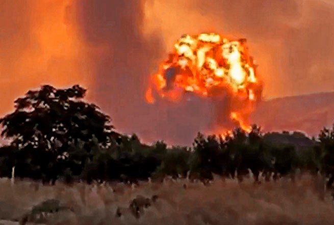 Неа Анхиалос: из-за пожара уничтожен крупный склад вооружений ВВС Греции