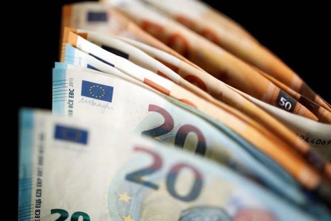 Пособие 400 евро: сегодня выплата 5740 длительно безработным