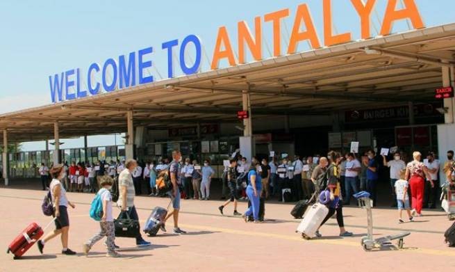 Турецкий инфекционист взывает к ужесточению требований к российским туристам