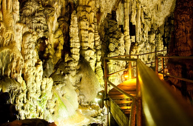 Пещеры Греции открывают тайны палеолита
