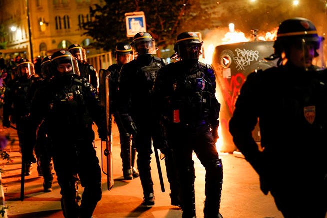 Беспорядки во Франции: тысячи арестованных, в т.ч. 13-летние