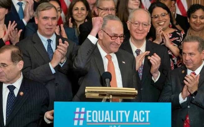 США: в палате представителей проголосовали за новый закон о равенстве