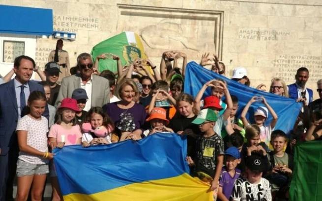 600 детей из Украины проведут каникулы в греческих лагерях отдыха