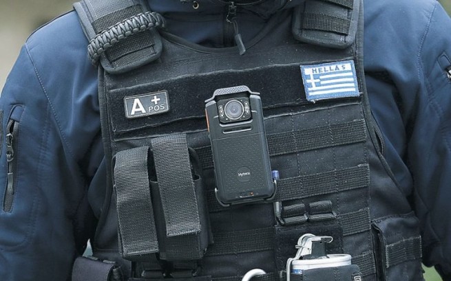 Полицейских снабдили видеокамерами