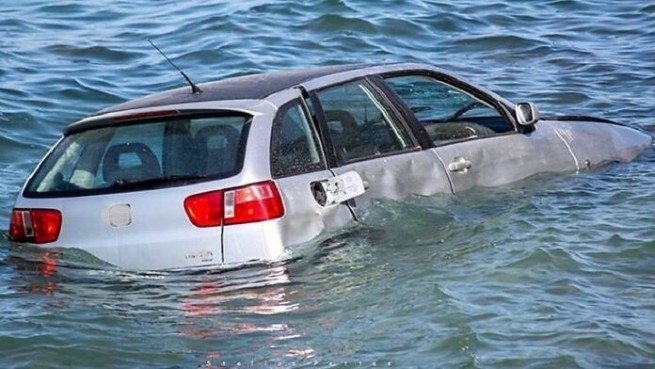 Эллинарас: так припарковал машину, что потом нашел ее в море