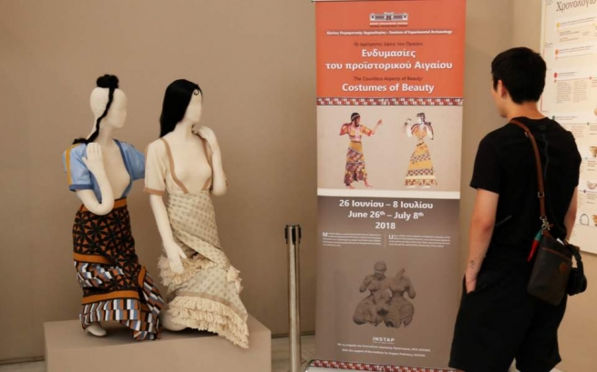Мода из древней Греции на выставке в археологическом музее Афин