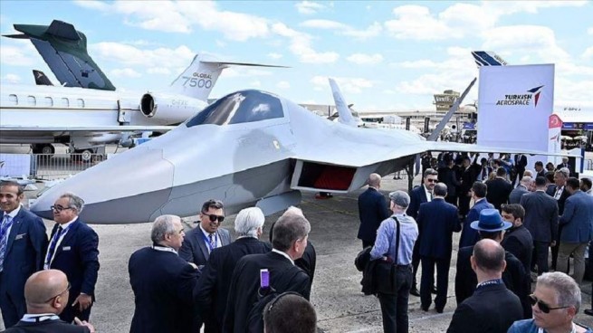 В Париже представлен макет первого турецкого истребителя 5-го поколения