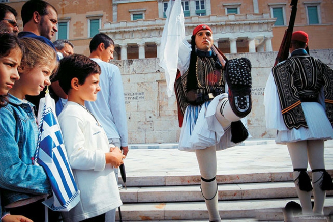 Греческие традиции или зачем эвзоны носят помпоны?