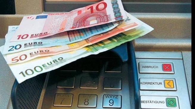 Греция: новое увеличение лимита Capital control до 2300 евро в месяц