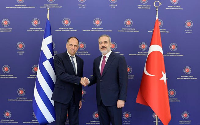 Министры иностранных дел Греции и Турции обсуждают подготовку встречи Мицотакис-Эрдоган
