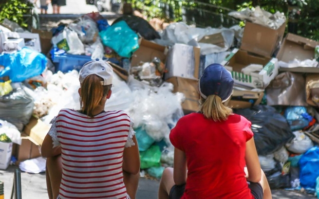 Афинские мусорщики могут пойти под суд из-за забастовки