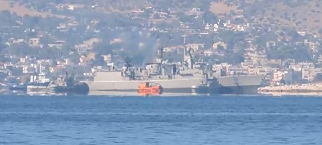 Фрегат "Канарис" греческого ВМФ сел на мель