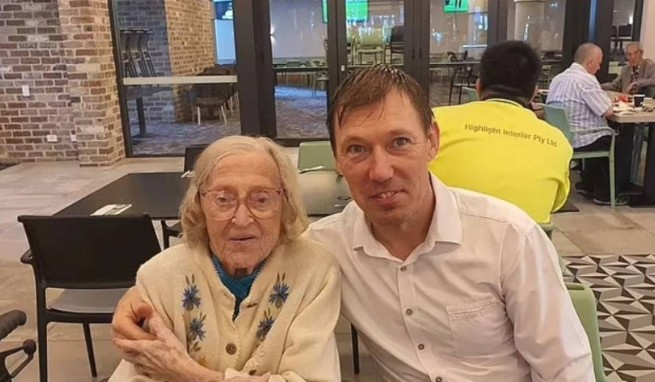 Любви все возрасты покорны: 48-летний мужчина влюбился в 103-летнюю даму