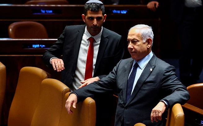 Нетаньяху замораживает реформу, чтобы избежать «гражданской войны»
