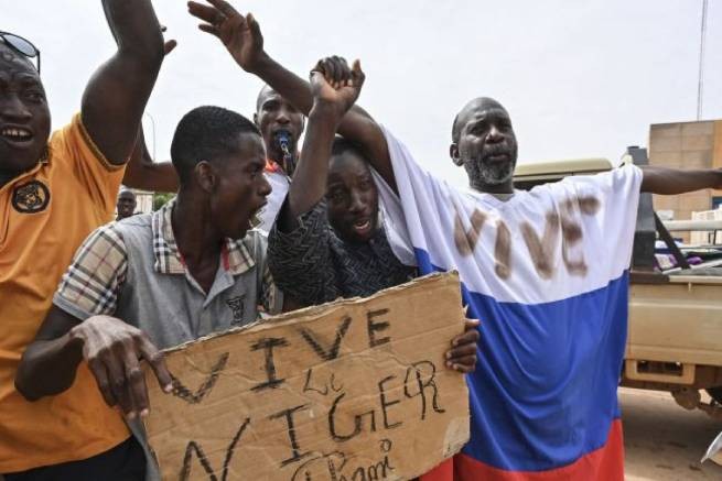 Нигер требует вывода французских войск (видео)