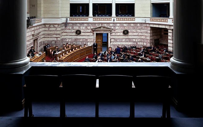 Парламент Греции: битва за вотум недоверия правительству завершилась