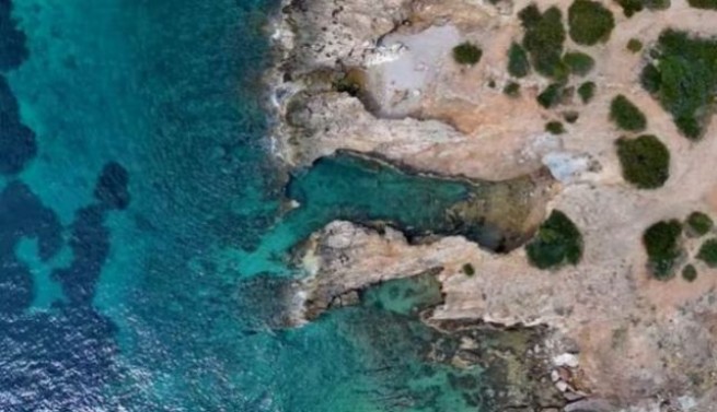 «Изгиб Венеры» — потаенный пляж Аттики, который пришелся по душе влюбленным