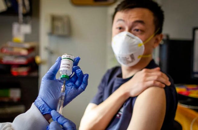 Ученые из Гонконга заявили о создании вакцины от уханьского вируса