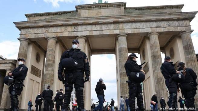Германия: демонстрации ковид-диссидентов в Берлине под запретом