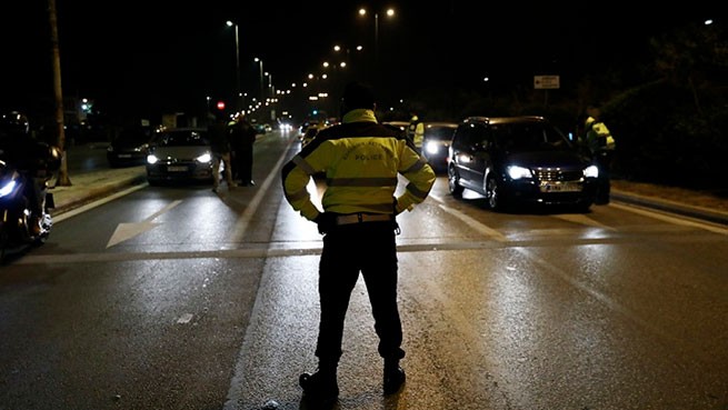 Греческая полиция ужесточает контроль и проверки на праздники