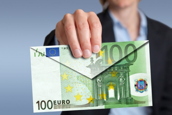 В Греции введен минимальный налог для частных предпринимателей в размере 100 евро в месяц
