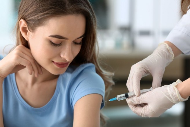 Эксперт: "К концу июля-началу августа мы легко достигнем 75% прививок"