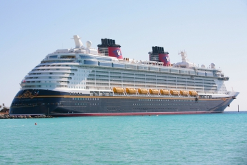 Disney Cruise Line запретила своему кораблю заходить в порты Греции и Турции