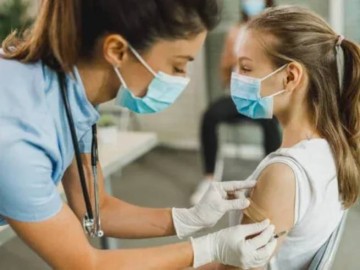 Примерно 500 граждан Германии пострадали от прививок против COVID-19
