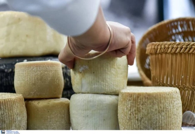 Греция: дешевый сыр и йогурт "исчезли" с прилавков