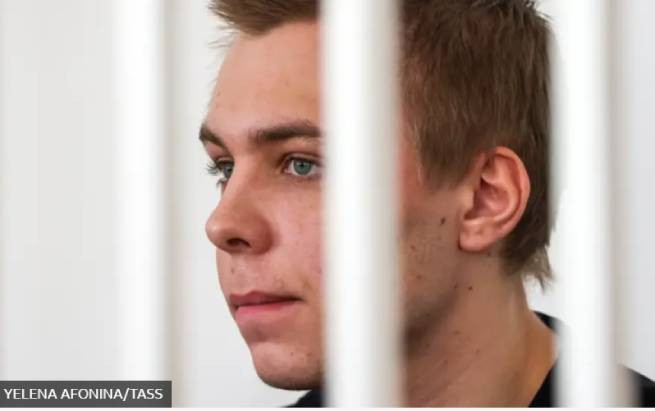 В России обвиняемого в сожжении Корана Никиту Журавля отправили в колонию на 3,5 года