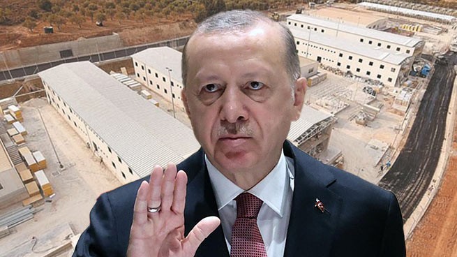 Эрдоган обвинил Грецию в наличии структур для беженцев, напоминающих «нацистские концлагеря»