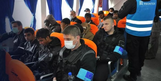 202 беженца вернули в Турцию, а 339 прибыло на греческие острова