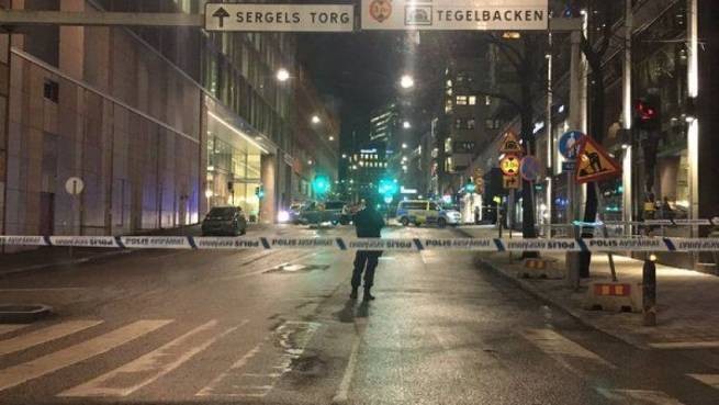 В Стокгольме в ночь на понедельник прогремели взрывы